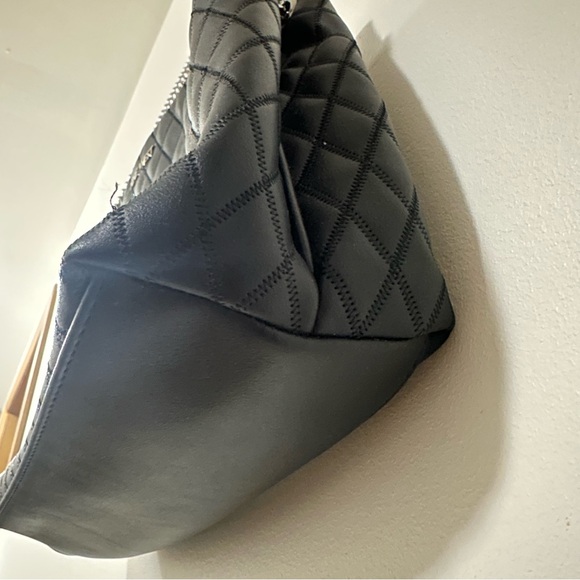 Nine West Endellion Quilted shoulder bag black faux leather silver chain straps - Picture 8 of 15